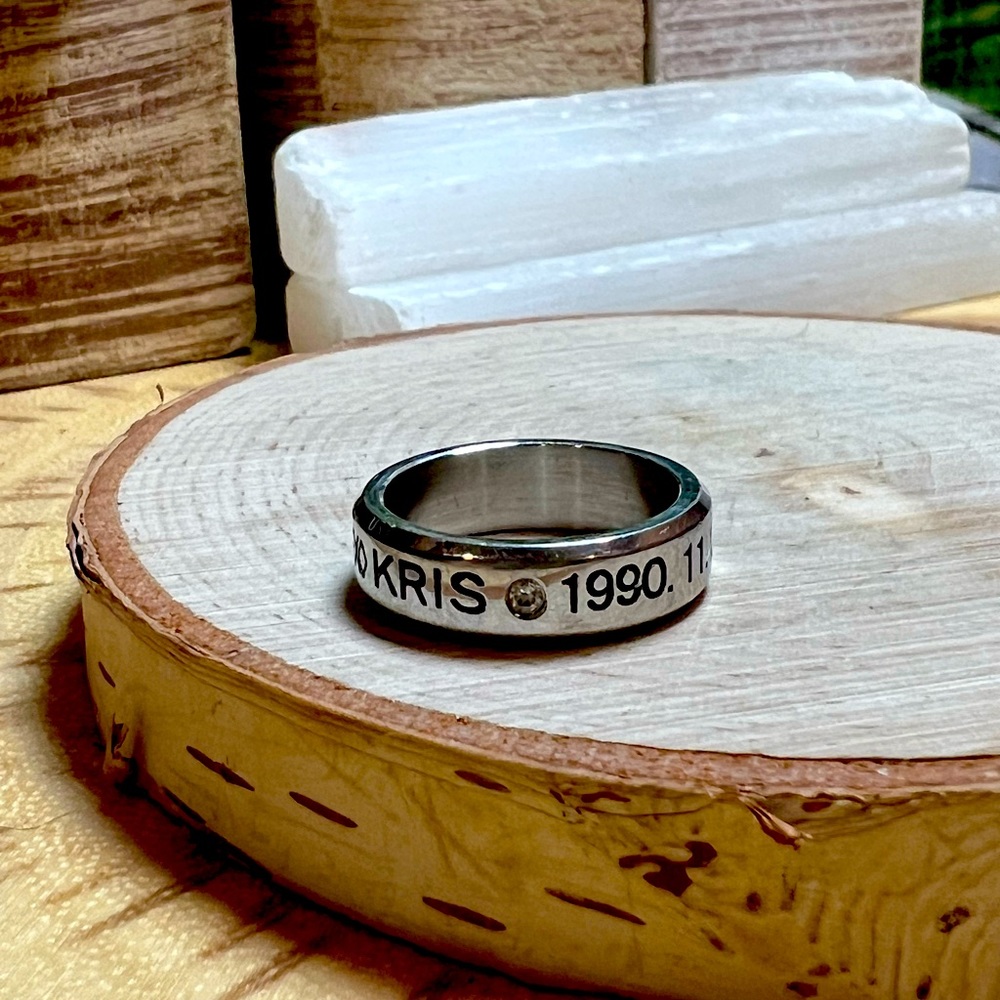 Kris : 11/06 1990 Silvertone Ring ✨